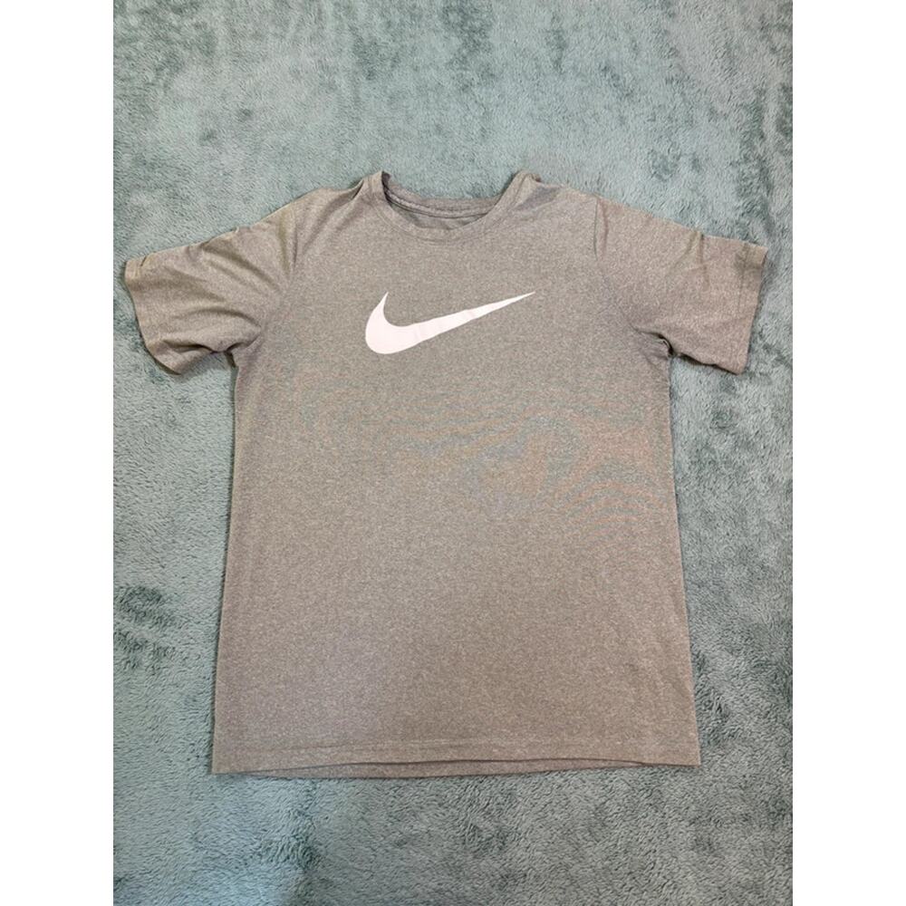 Nike Boys Dry-Fit Grey T-Shirt Size US UK (XL) - Picture 2 of 9